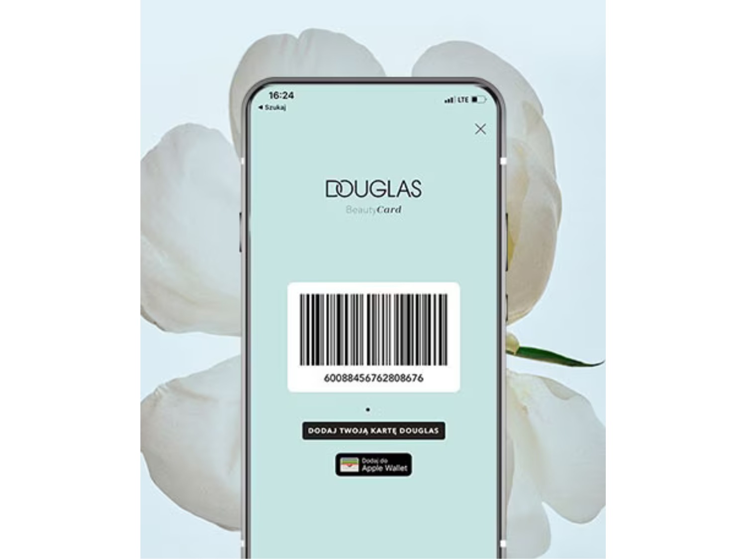 Ekran telefonu z aplikacją Douglas Beauty Card, prezentujący kod kreskowy i opcję dodania karty do Apple Wallet, na tle białego kwiatu.