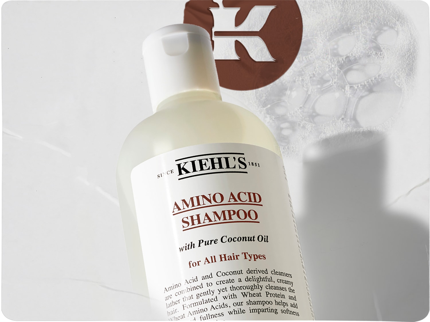 A Kiehl's Amino Acid sampon kókuszolajjal, minden hajtípusra, aminosavakkal és kókuszból származó tisztítókkal gyengéden tisztítja a hajat, miközben volument és puhaságot kölcsönöz.