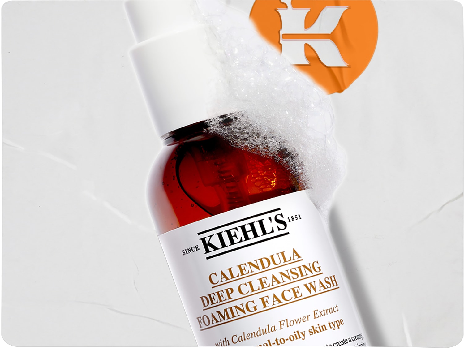 A Kiehl's Calendula Deep Cleansing habzó arctisztító narancssárga virágkivonattal, amely ideális a normál és zsíros bőrre.