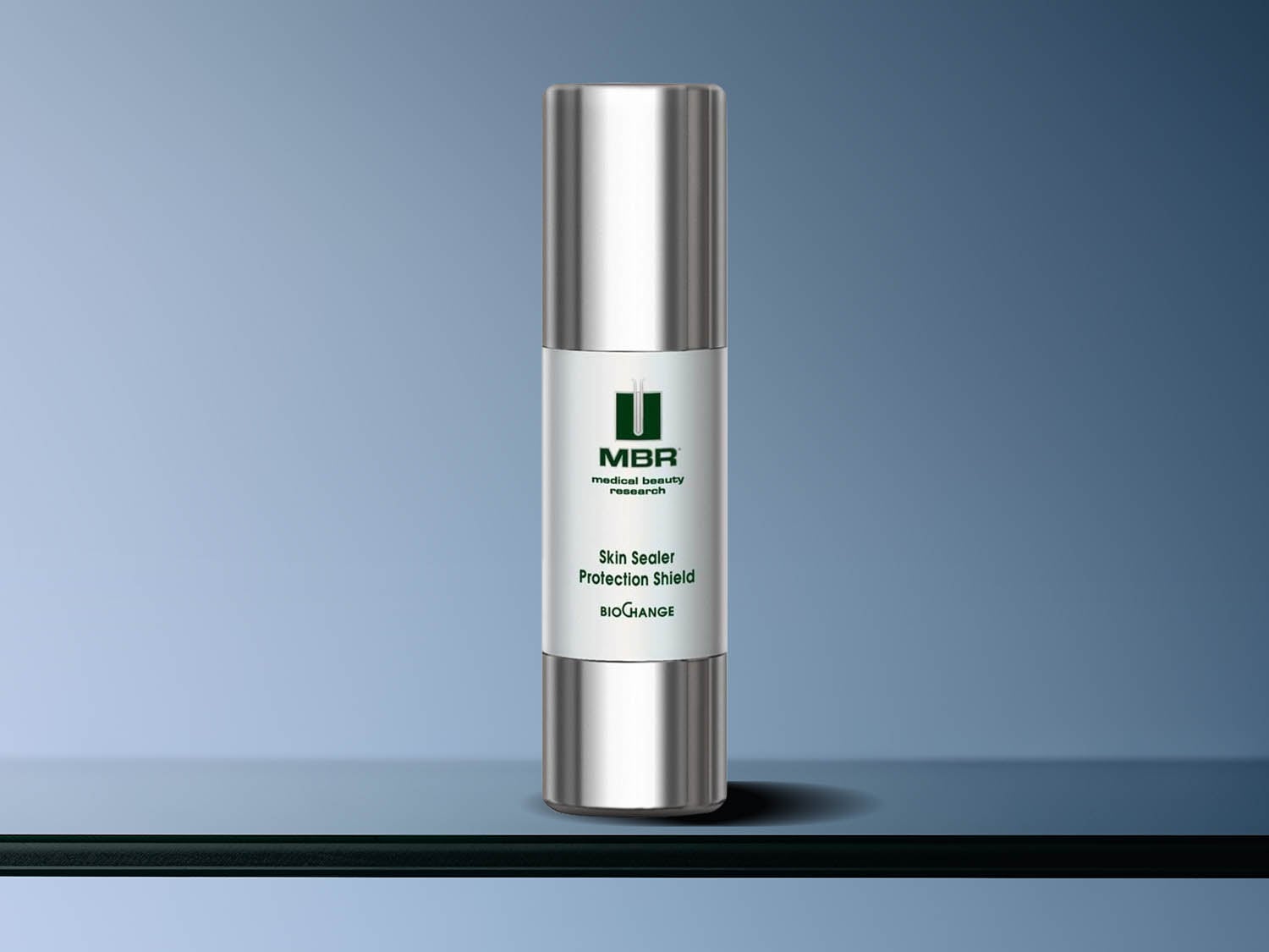 Srebrne opakowanie MBR Medical Beauty Research Skin Sealer Protection Shield BIOCHANGE zapewnia ochronę i pielęgnację skóry.