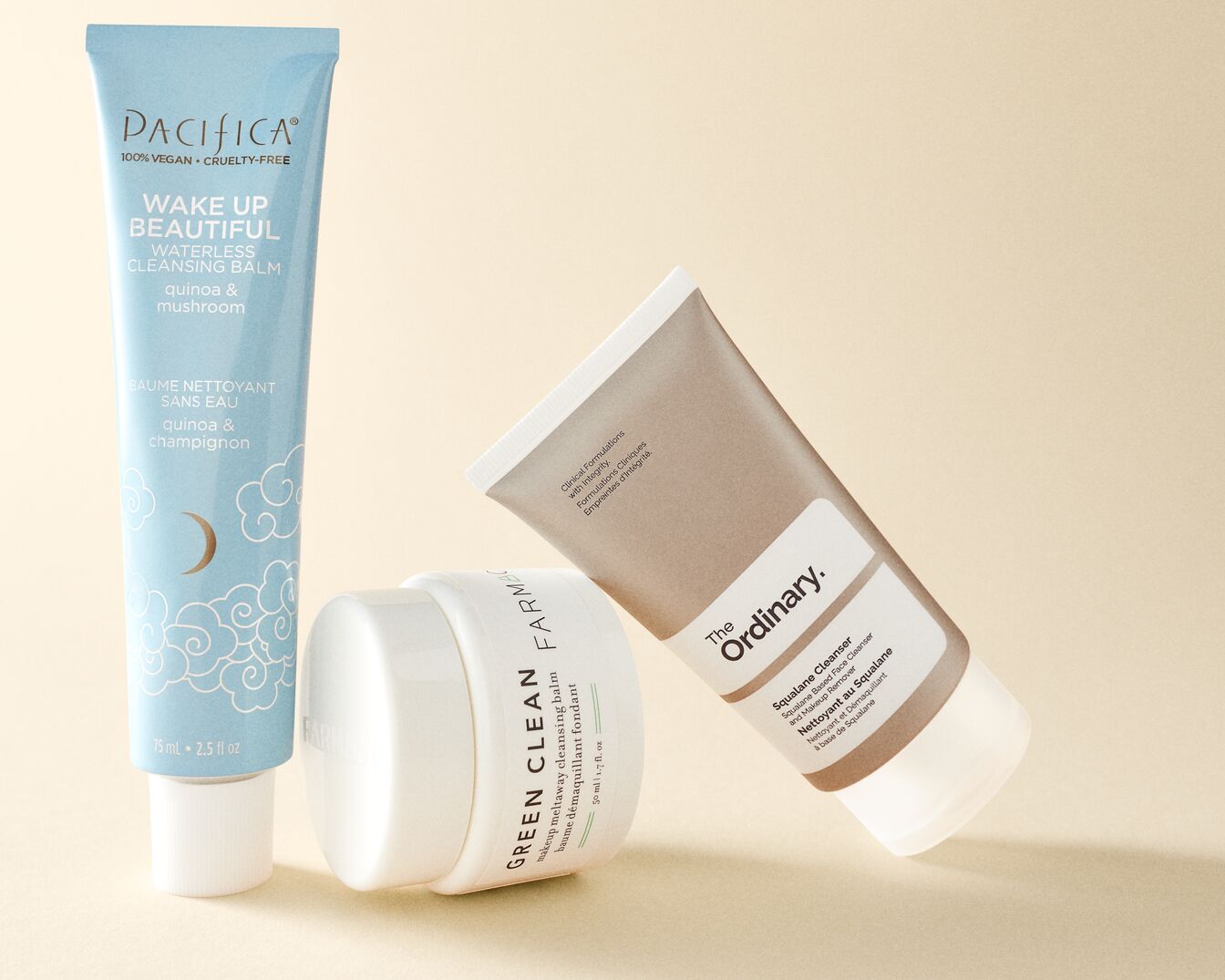 Pacifica Wake Up Beautiful Reinigungsbalsam mit Quinoa und Pilz, vegan und tierversuchsfrei, in einer hellblauen Tube.