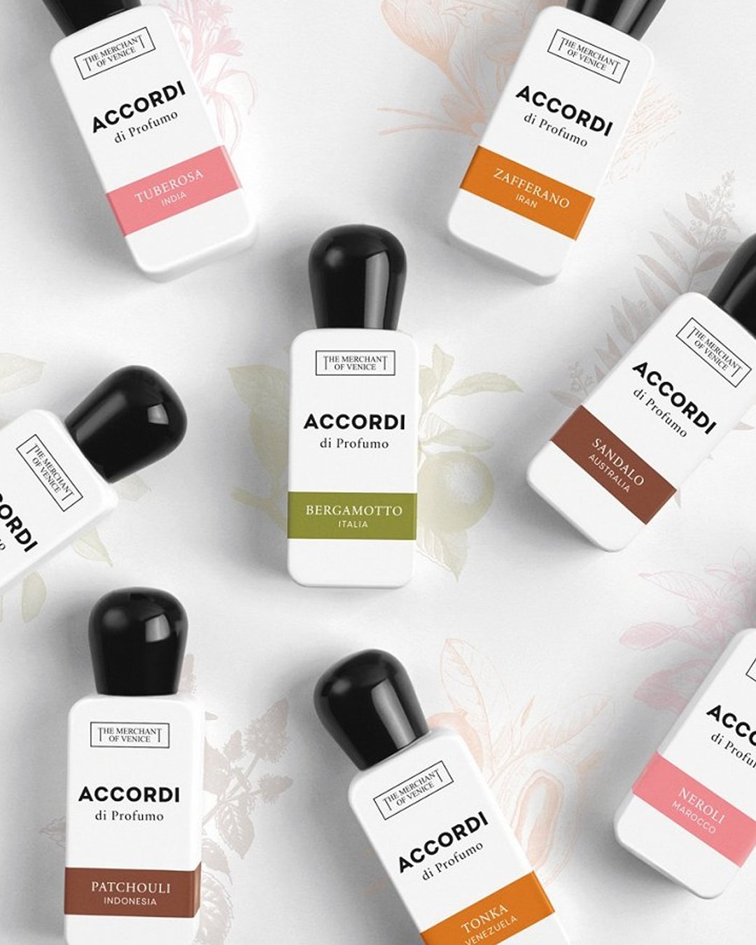 Ontdek de Accordi di Profumo collectie van The Merchant of Venice, met geuren zoals Tuberosa uit India, Zafferano uit Iran, Bergamotto uit Italië, Sandalo uit Australië, Patchouli uit Indonesië, Tonka uit Venezuela en Neroli uit Marokko.