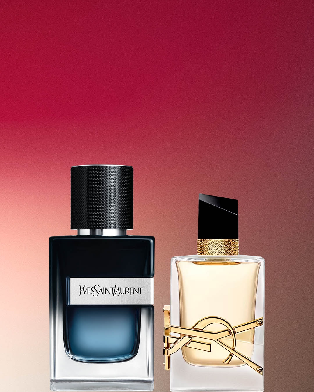 Dwa flakony perfum Yves Saint Laurent: męski w ciemnym flakonie z srebrnym logo i damski w jasnym flakonie ze złotym logo na tle gradientu.