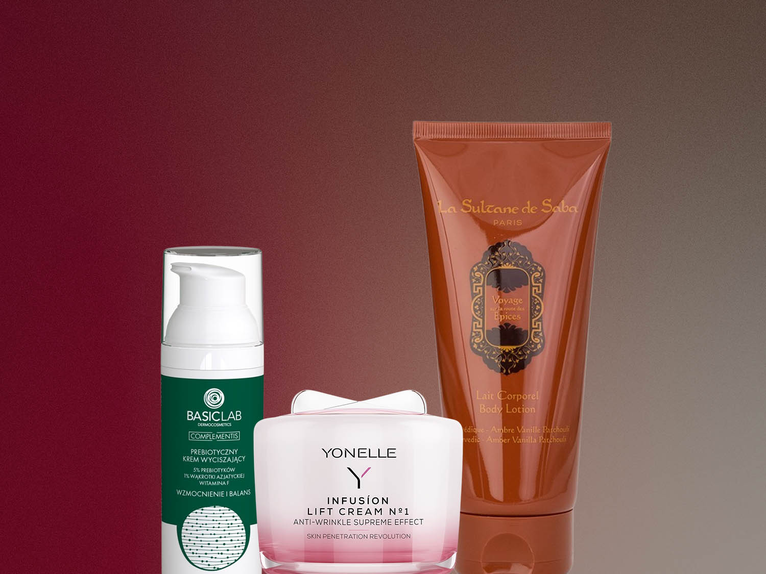 Na pierwszym planie Basiclab Dermocosmetics Complementis Prebiotyczny Krem Wyciszający w zielono-białym opakowaniu, Yonelle Infusion Lift Cream N°1 w różowym słoiczku oraz La Sultane de Saba Lait Corporel Body Lotion w brązowej tubie.