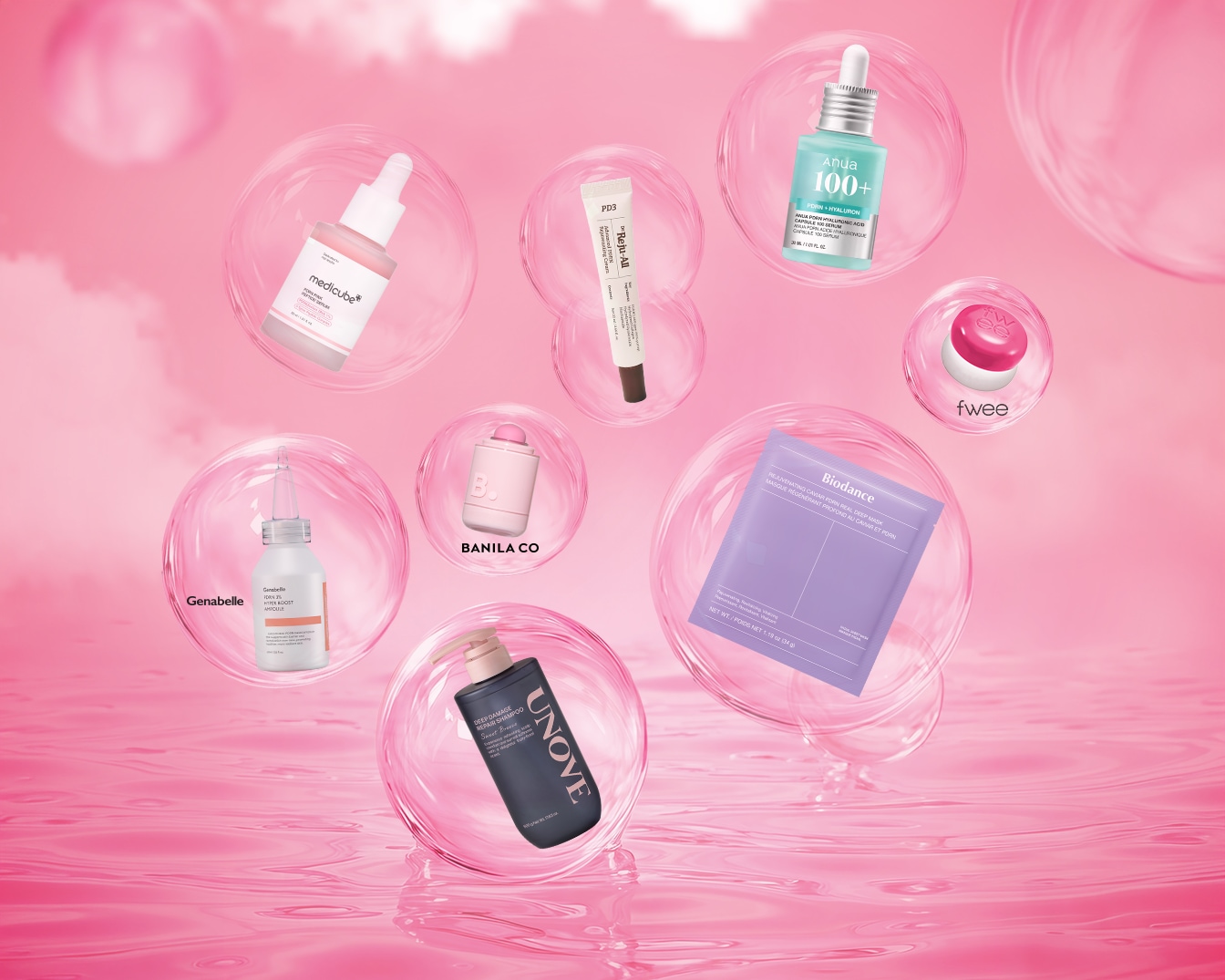 Una variedad de productos de belleza coreanos, incluyendo sueros, champús y mascarillas, flotan en burbujas sobre un fondo rosa vibrante, destacando marcas como Medicube, Anua y Biodance.
