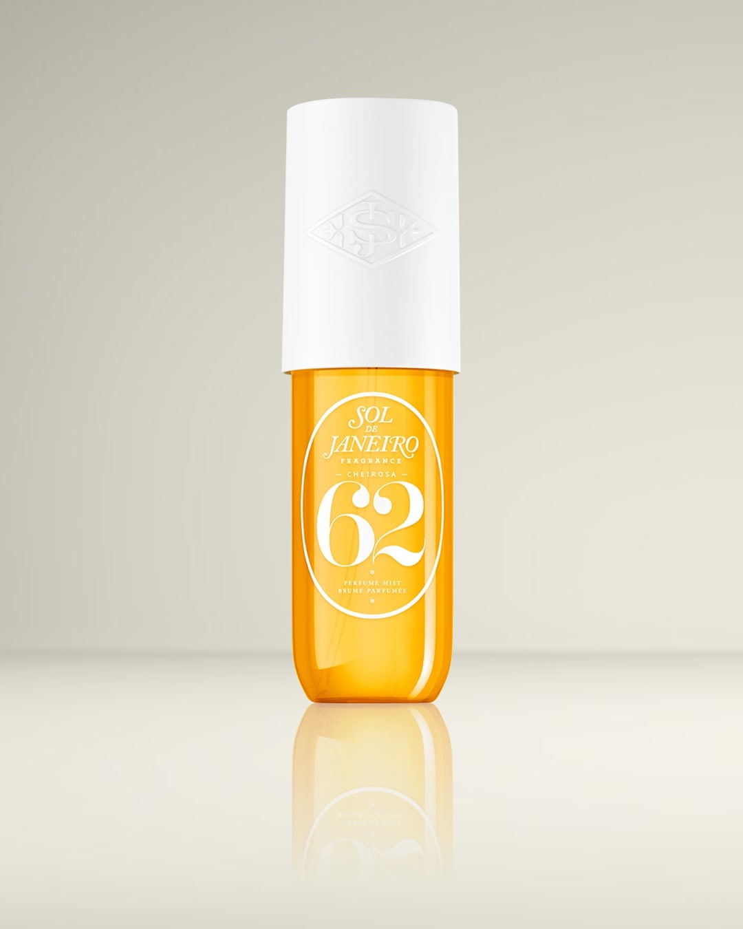 De Sol de Janeiro Cheirosa 62 Perfume Mist in een helderoranje fles met witte dop, perfect voor een verfrissende geurbeleving.